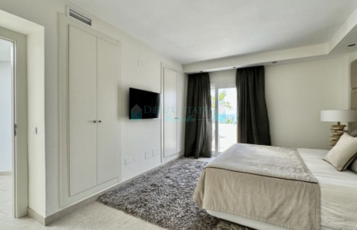 Penthouse for sale in Estepona