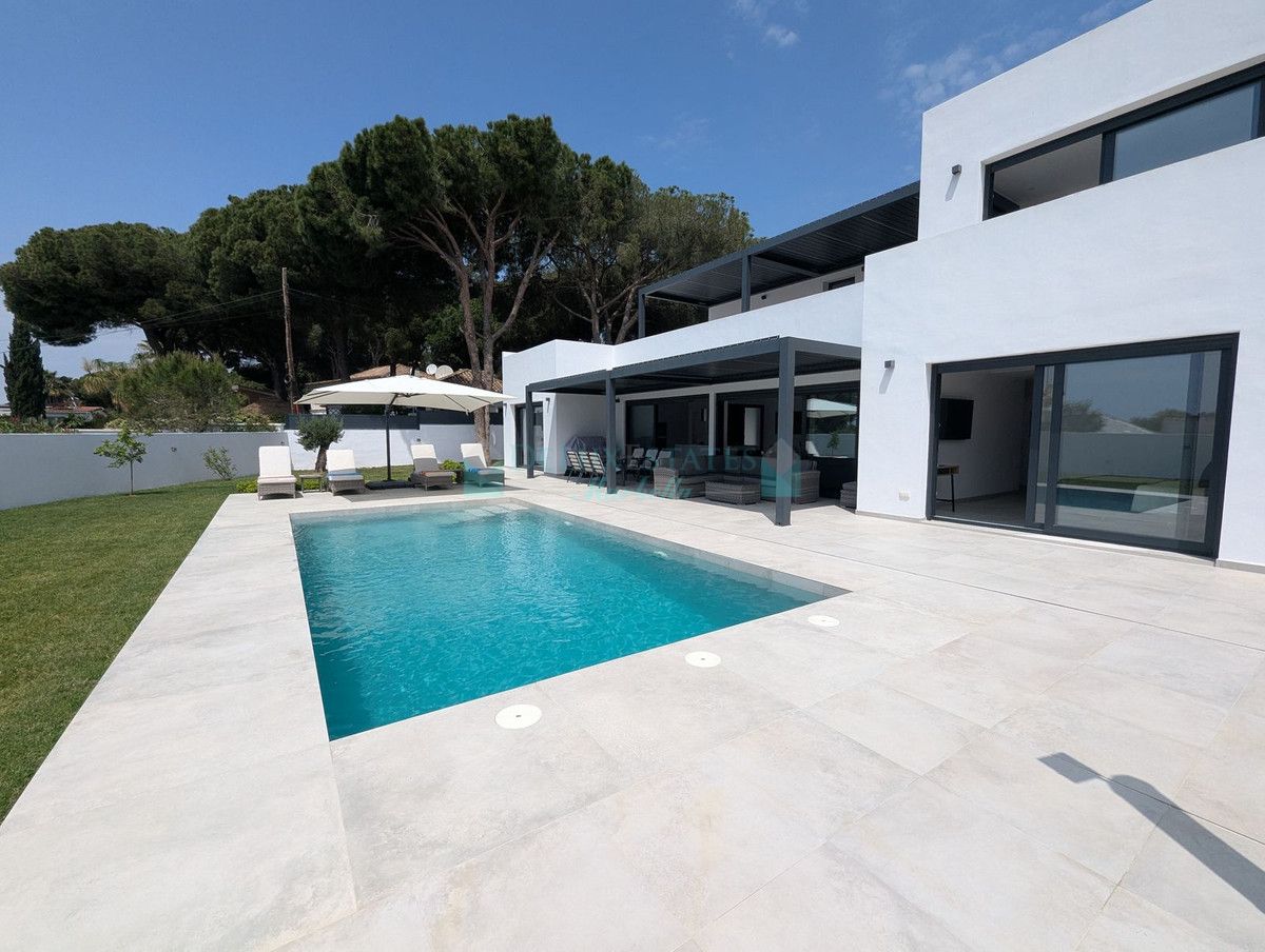 Villa en venta en Artola, Marbella Este