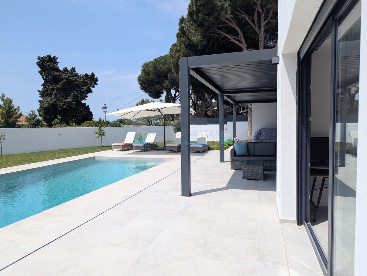 Villa en venta en Artola, Marbella Este