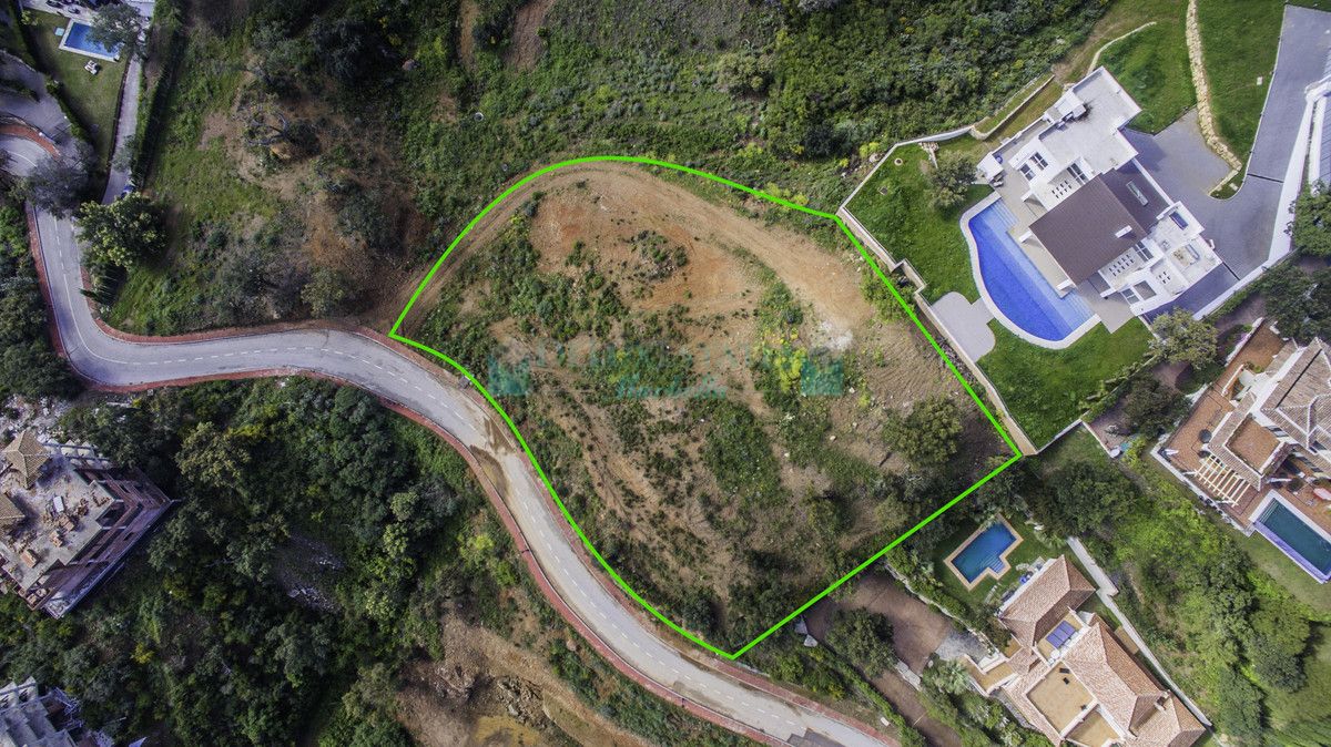 Villa for sale in La Mairena, Marbella East