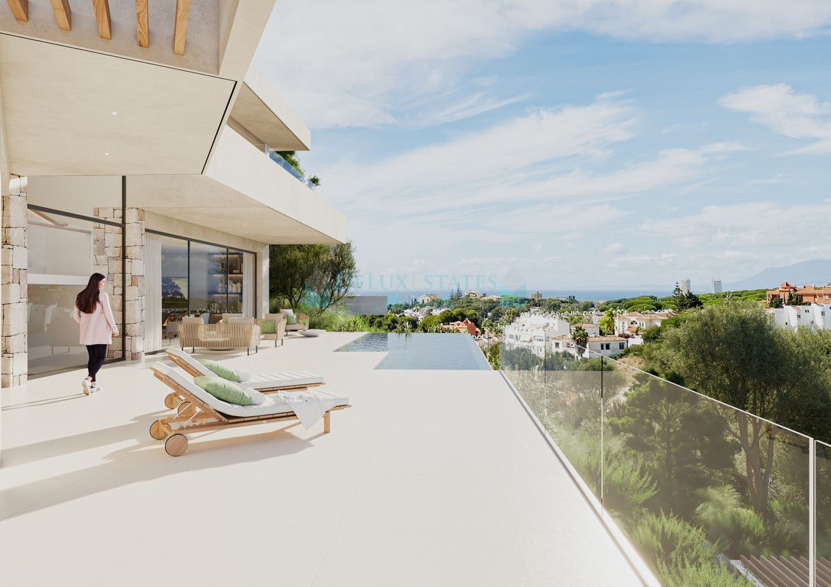 Villa for sale in Cabopino, Marbella East