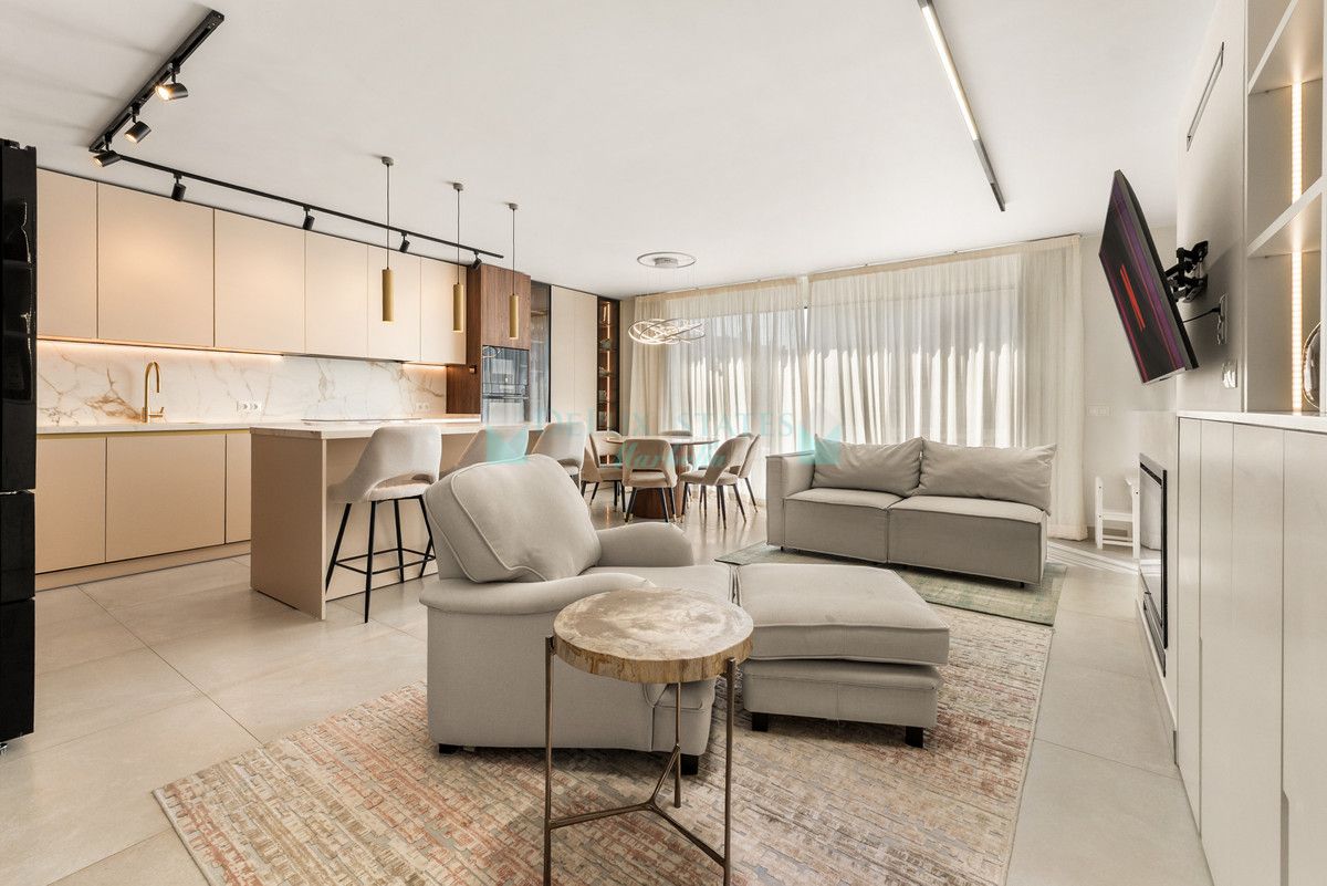 Town House for sale in Estepona
