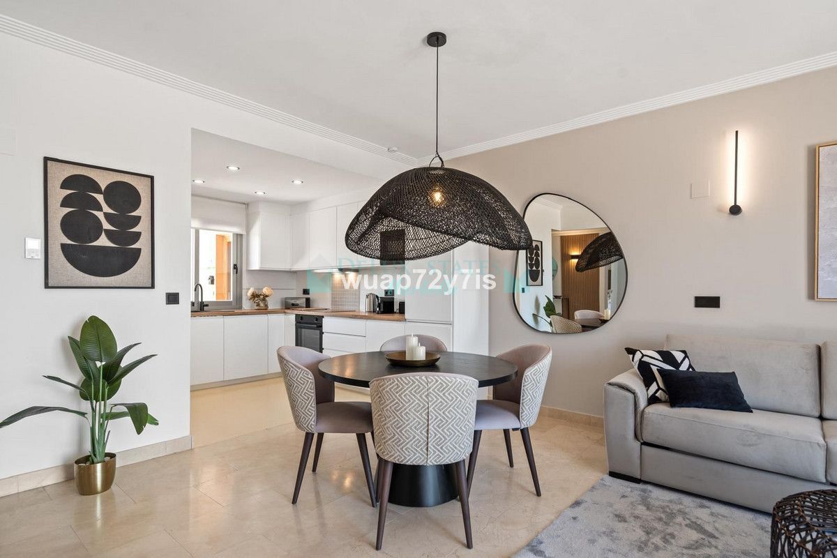 Penthouse for sale in Selwo, Estepona