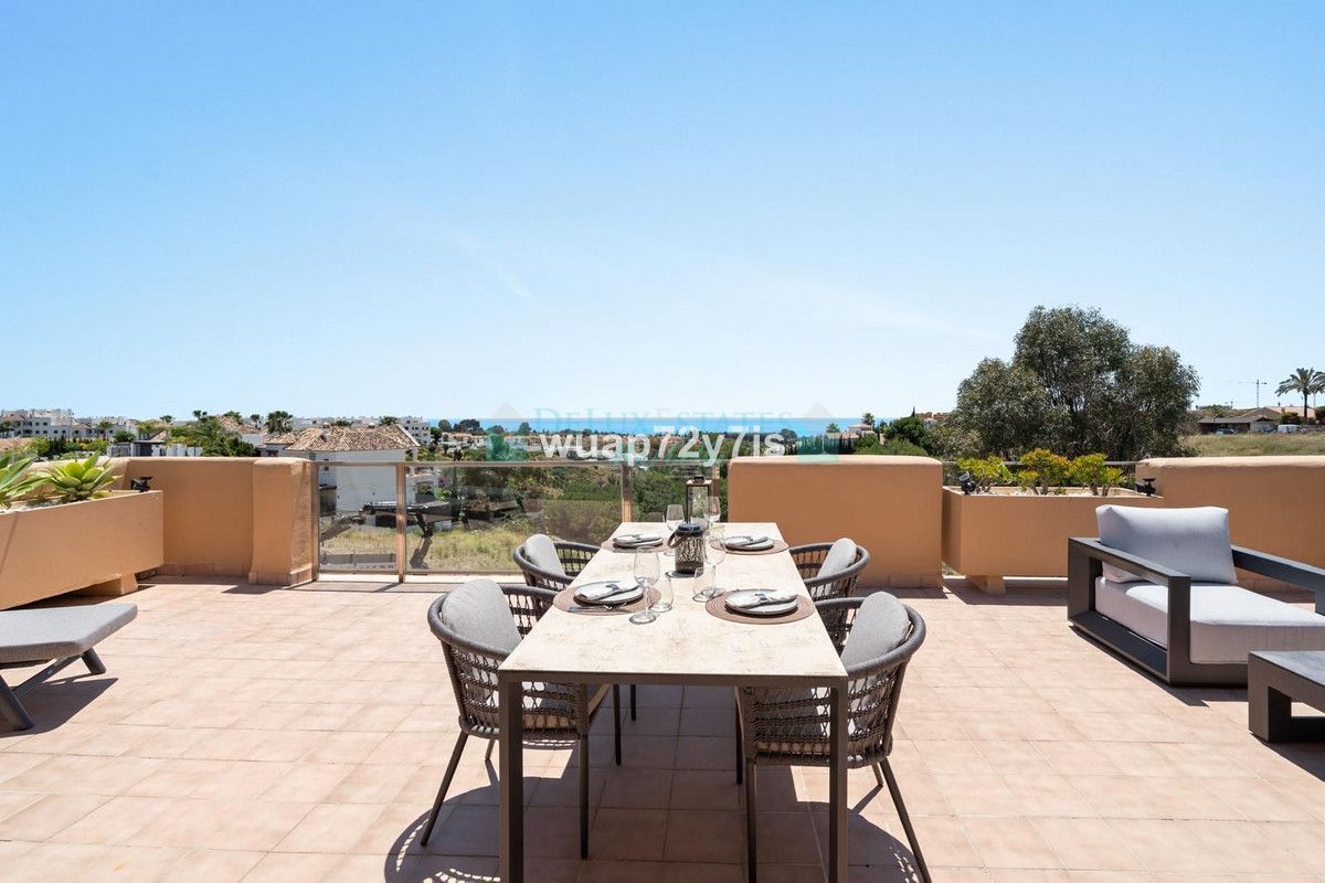 Penthouse for sale in Selwo, Estepona