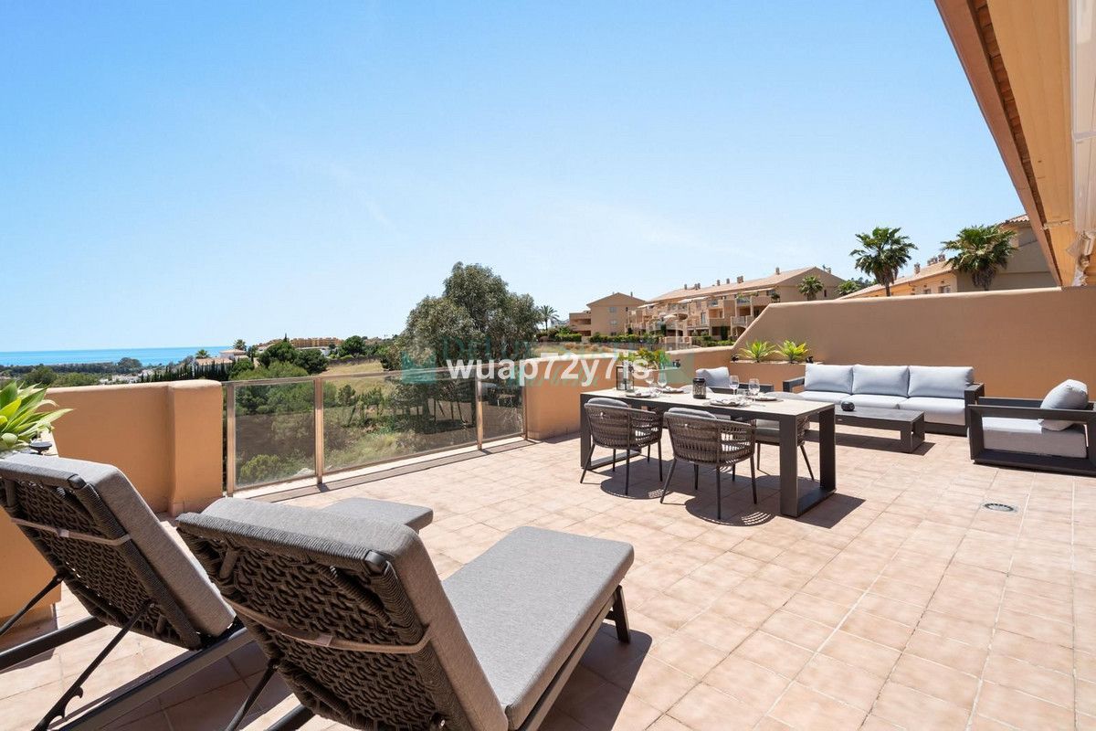 Penthouse for sale in Selwo, Estepona