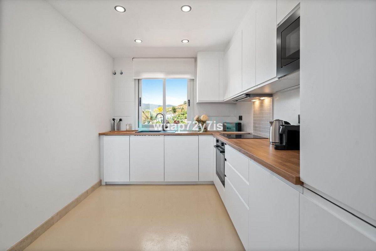 Penthouse for sale in Selwo, Estepona