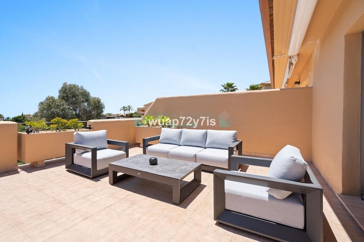 Penthouse for sale in Selwo, Estepona