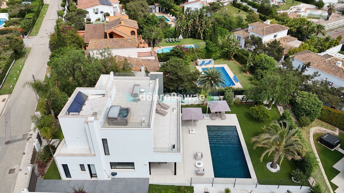Villa for sale in Marbesa, Marbella East