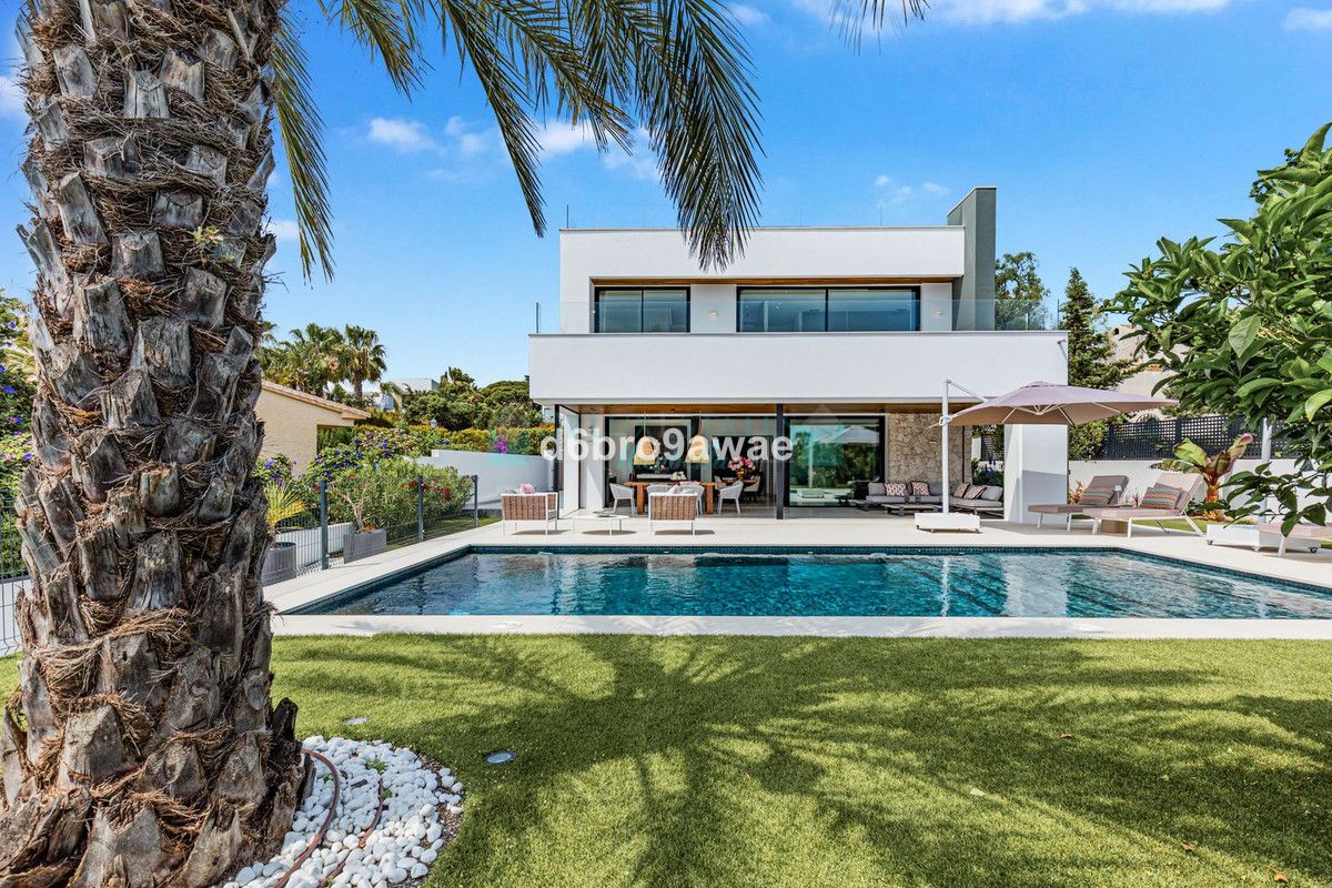 Villa for sale in Marbesa, Marbella East