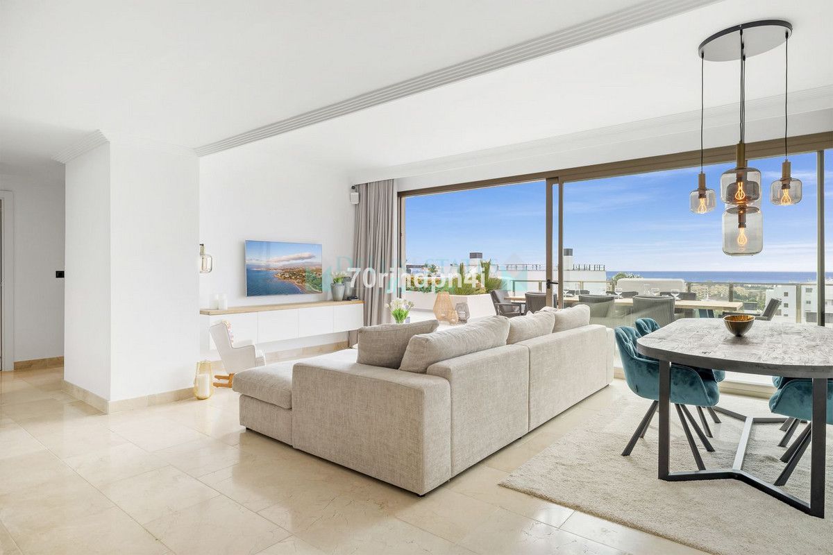 Penthouse for sale in Estepona