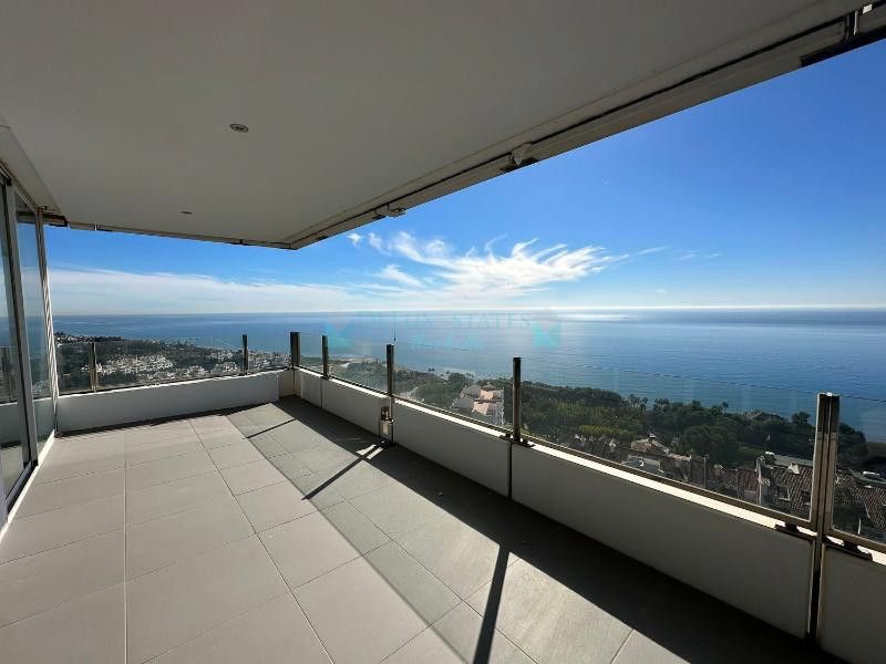 Apartment for rent in Rio Real, Marbella East