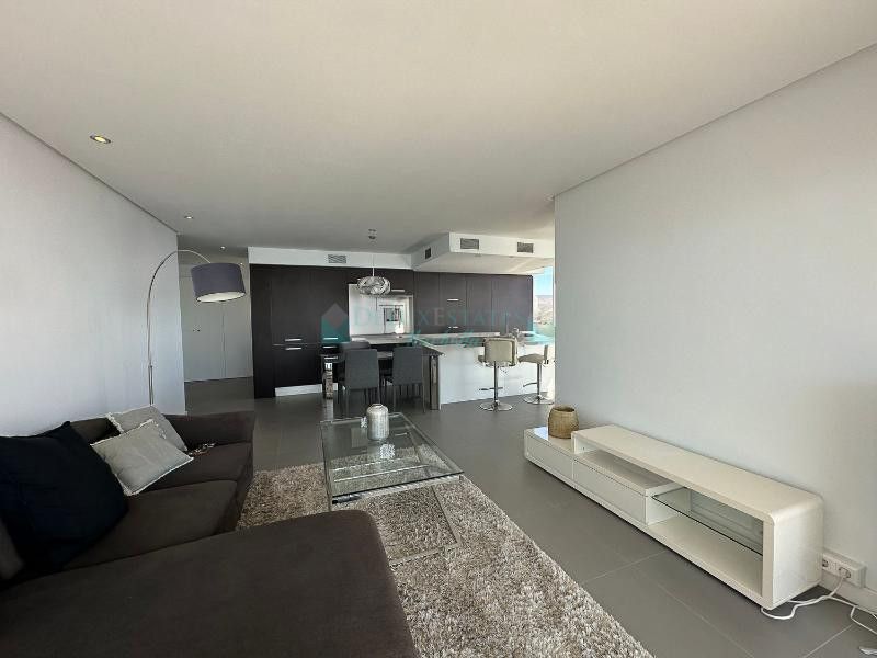 Apartment for rent in Rio Real, Marbella East