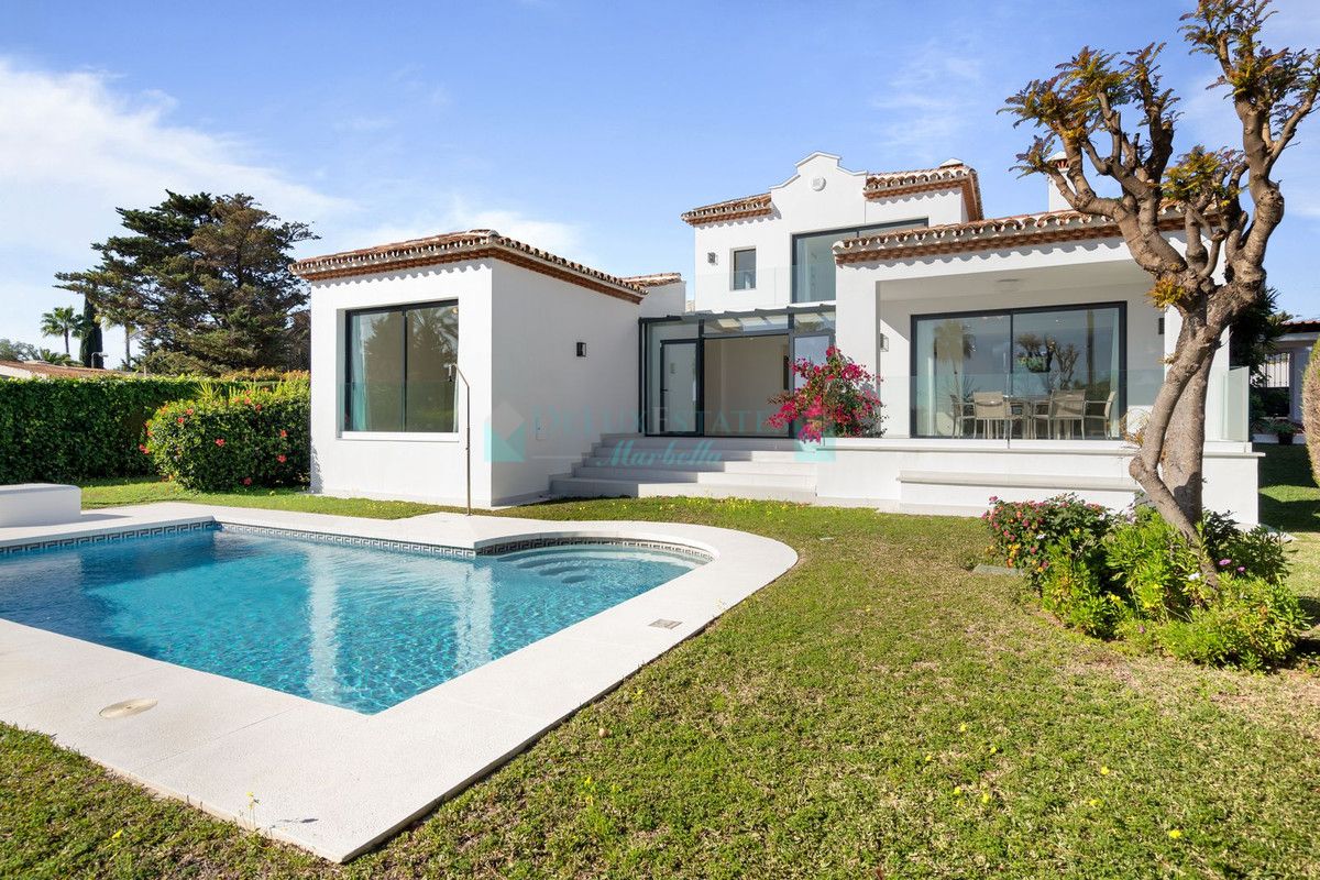 Villa for sale in Elviria, Marbella East