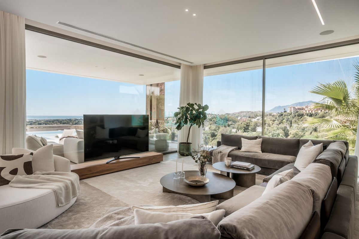 Villa for sale in La Quinta, Benahavis