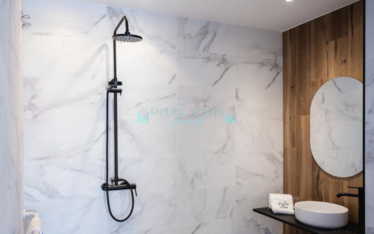 Hotel for sale in Estepona