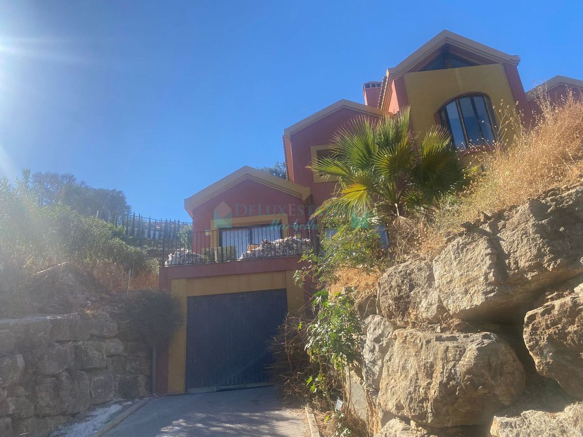 Villa for sale in Elviria, Marbella East