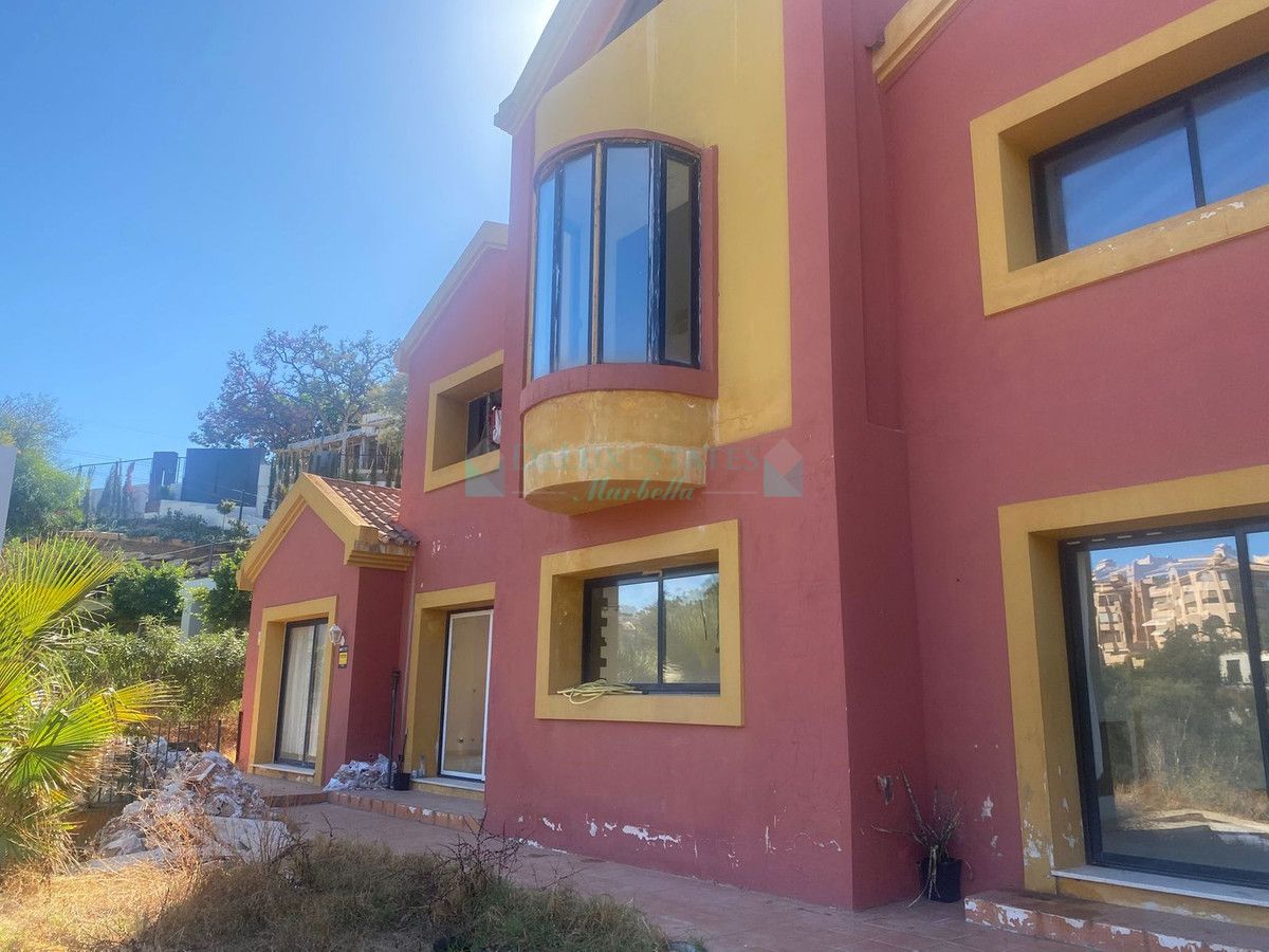 Villa for sale in Elviria, Marbella East
