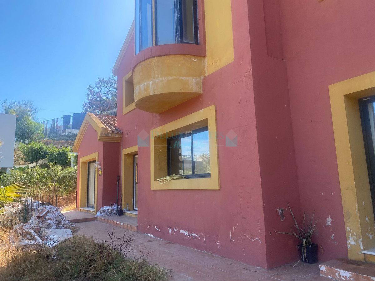 Villa for sale in Elviria, Marbella East