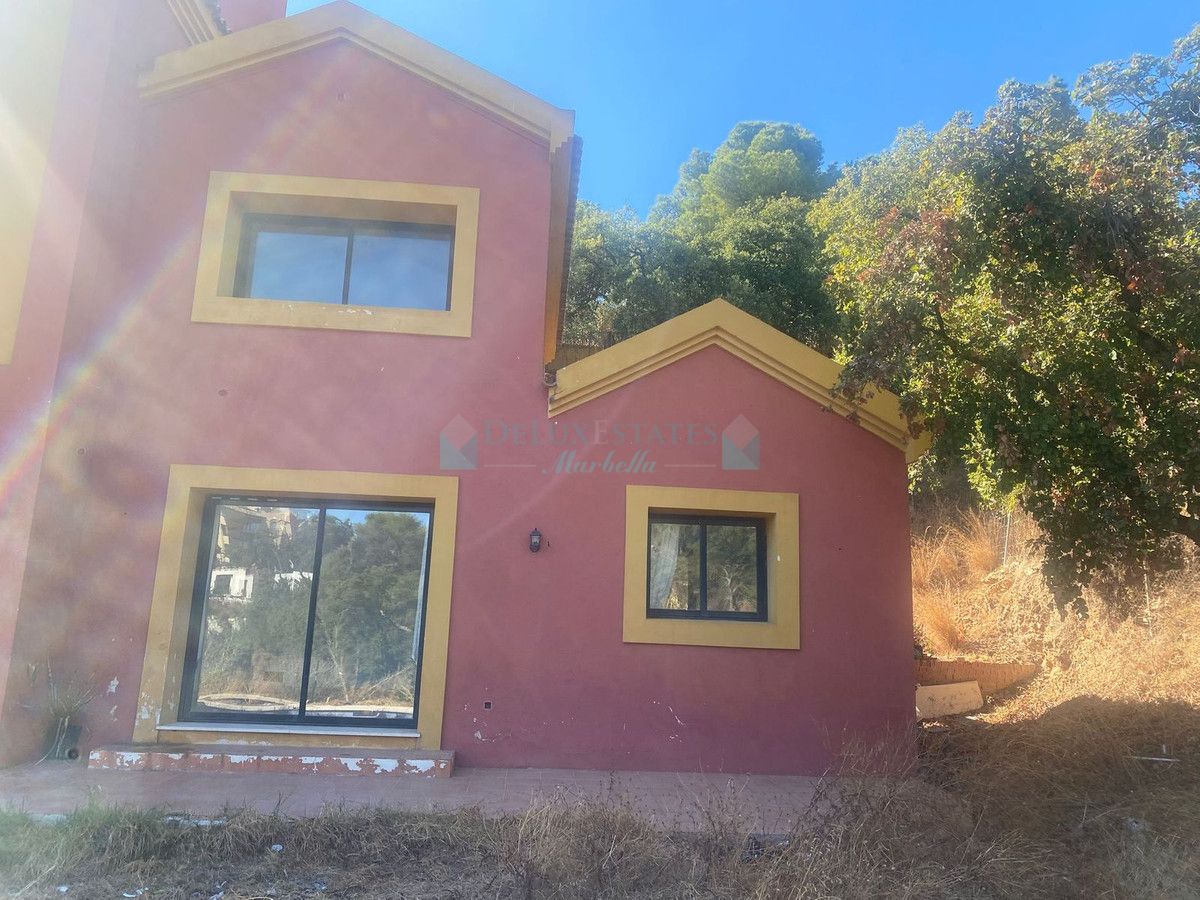 Villa for sale in Elviria, Marbella East