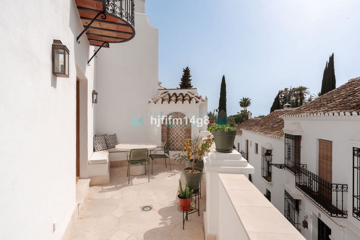 Town House for sale in Marbella Golden Mile