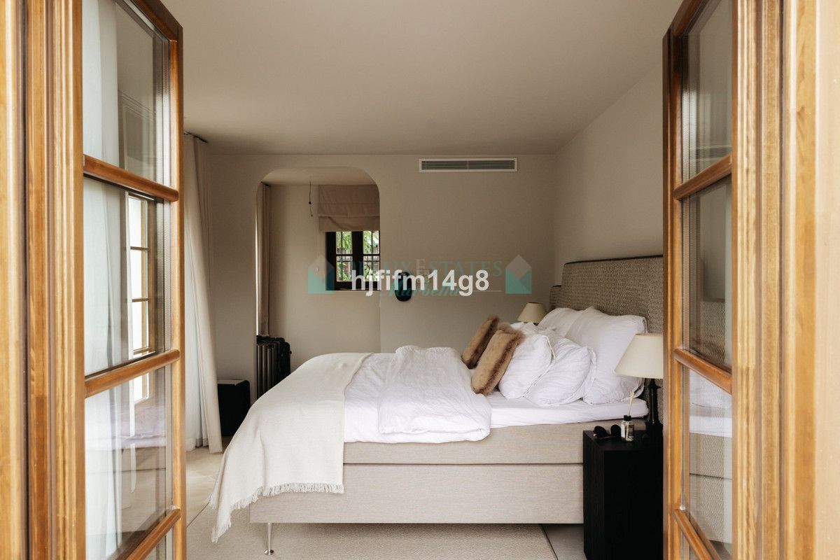 Town House for sale in Marbella Golden Mile