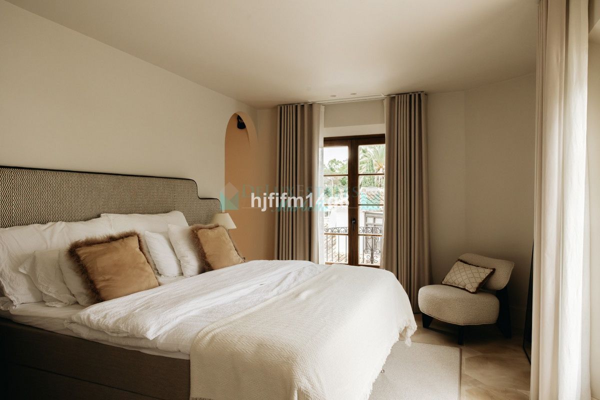 Town House for sale in Marbella Golden Mile