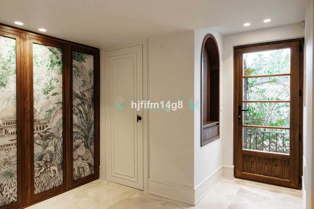 Town House for sale in Marbella Golden Mile