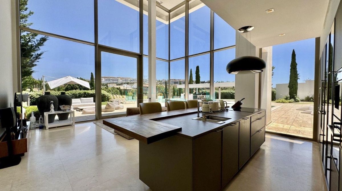 Villa for sale in Los Flamingos, Benahavis