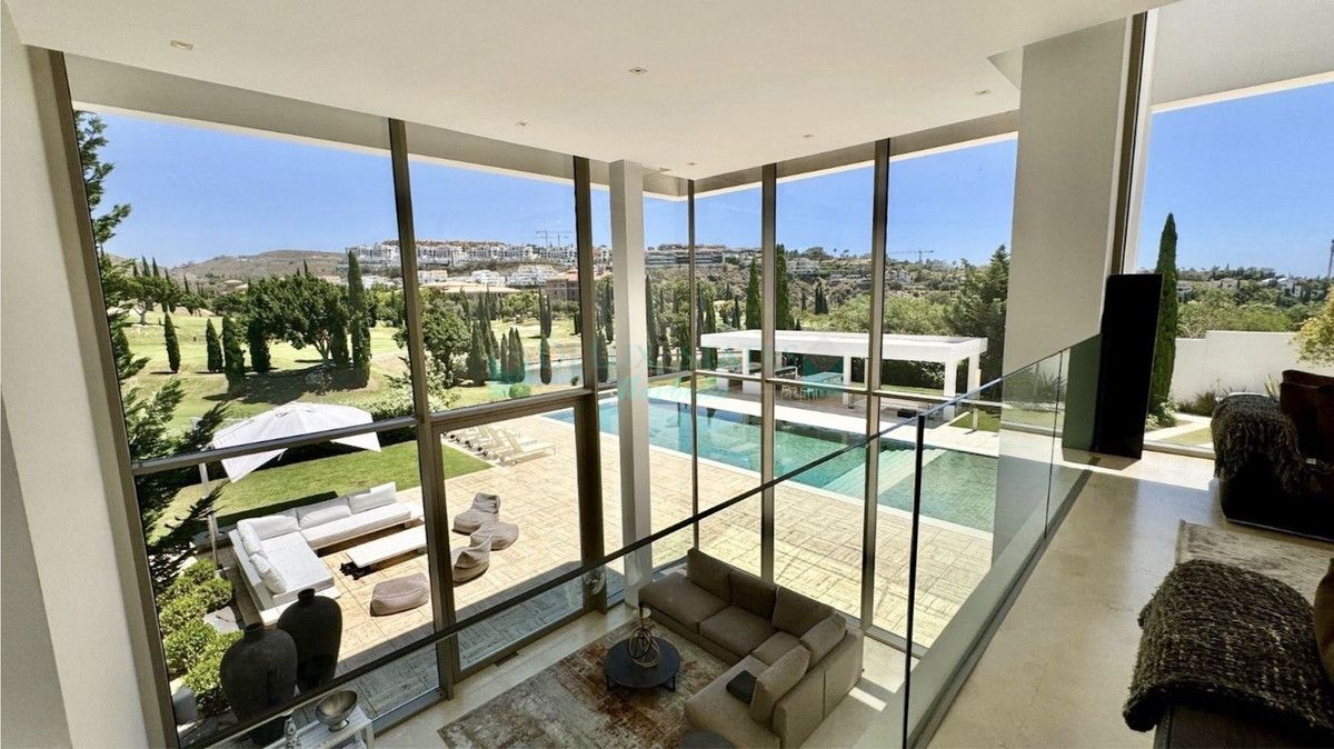 Villa for sale in Los Flamingos, Benahavis