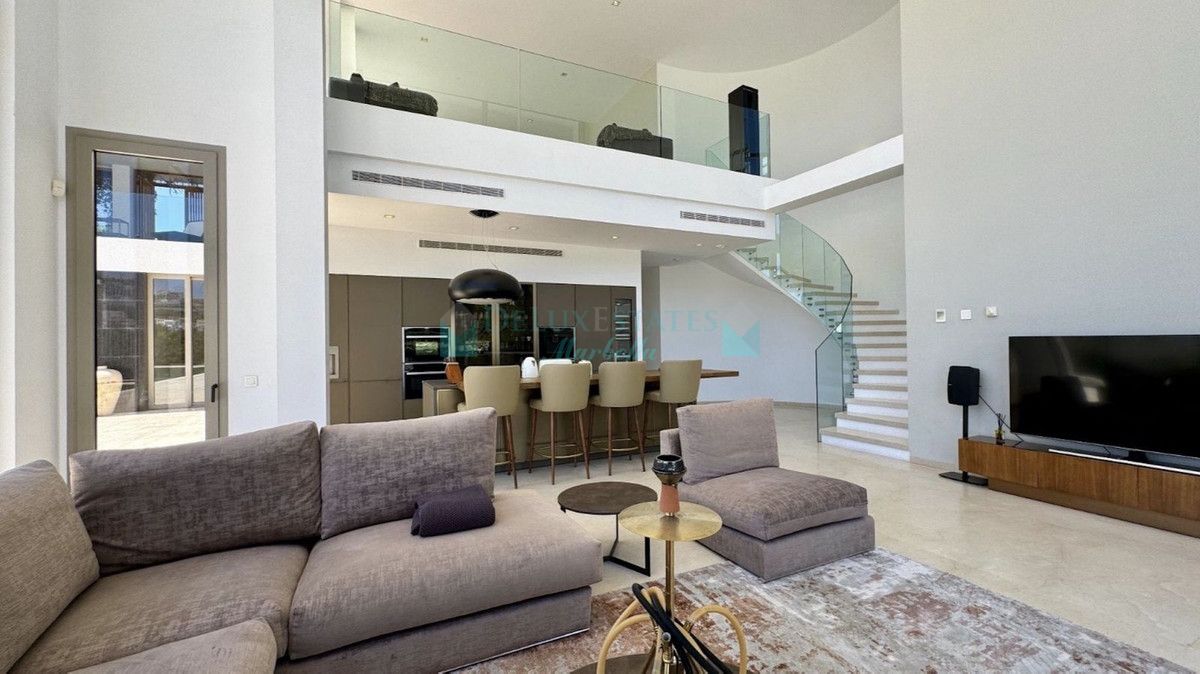 Villa for sale in Los Flamingos, Benahavis