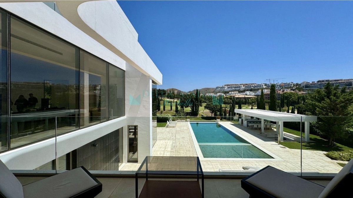 Villa for sale in Los Flamingos, Benahavis