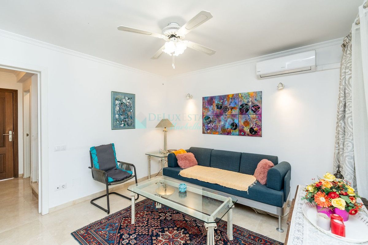 Adosado en venta en Costabella, Marbella Este