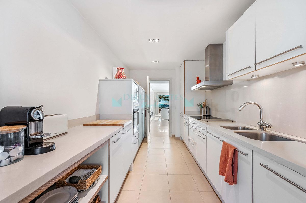 Apartment for rent in Benahavis