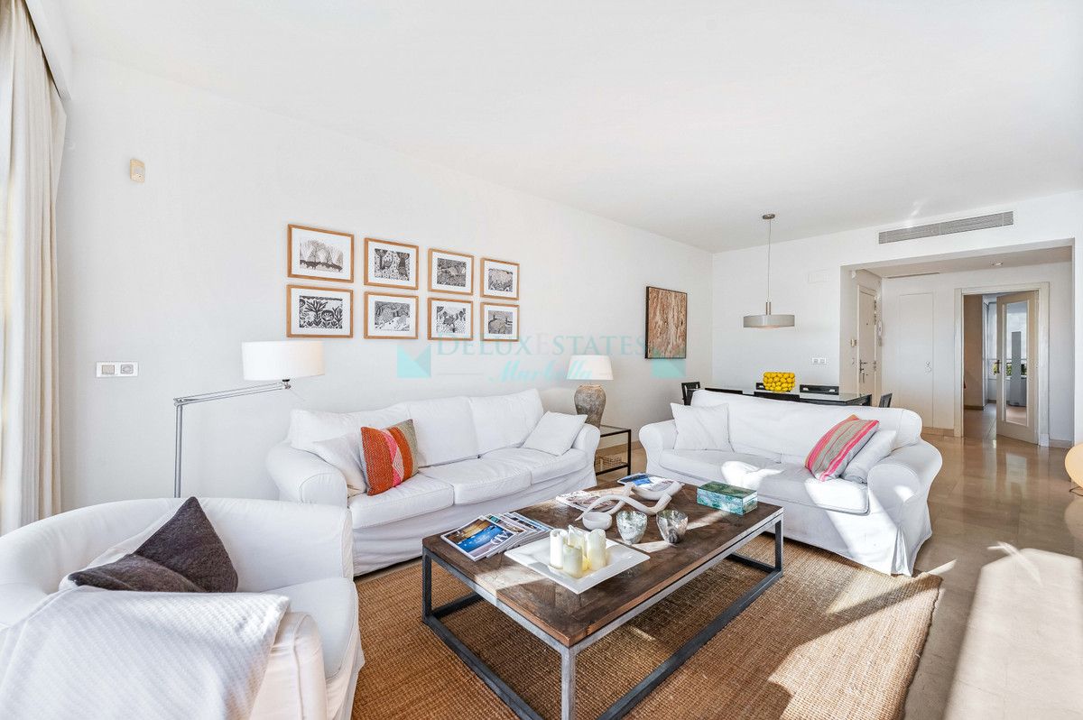 Apartment for rent in Benahavis