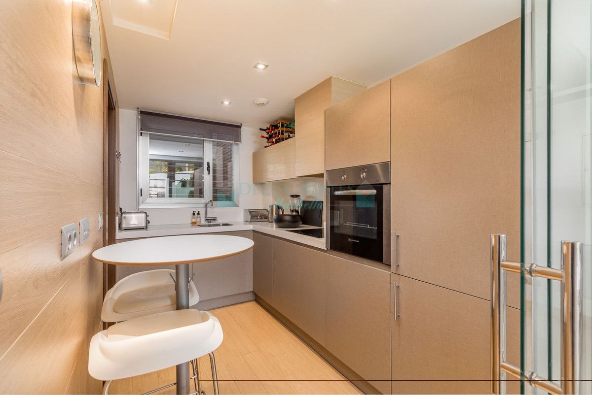 Ground Floor Apartment for sale in Los Arqueros, Benahavis