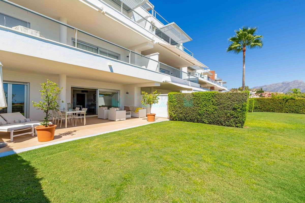Ground Floor Apartment for sale in Los Arqueros, Benahavis