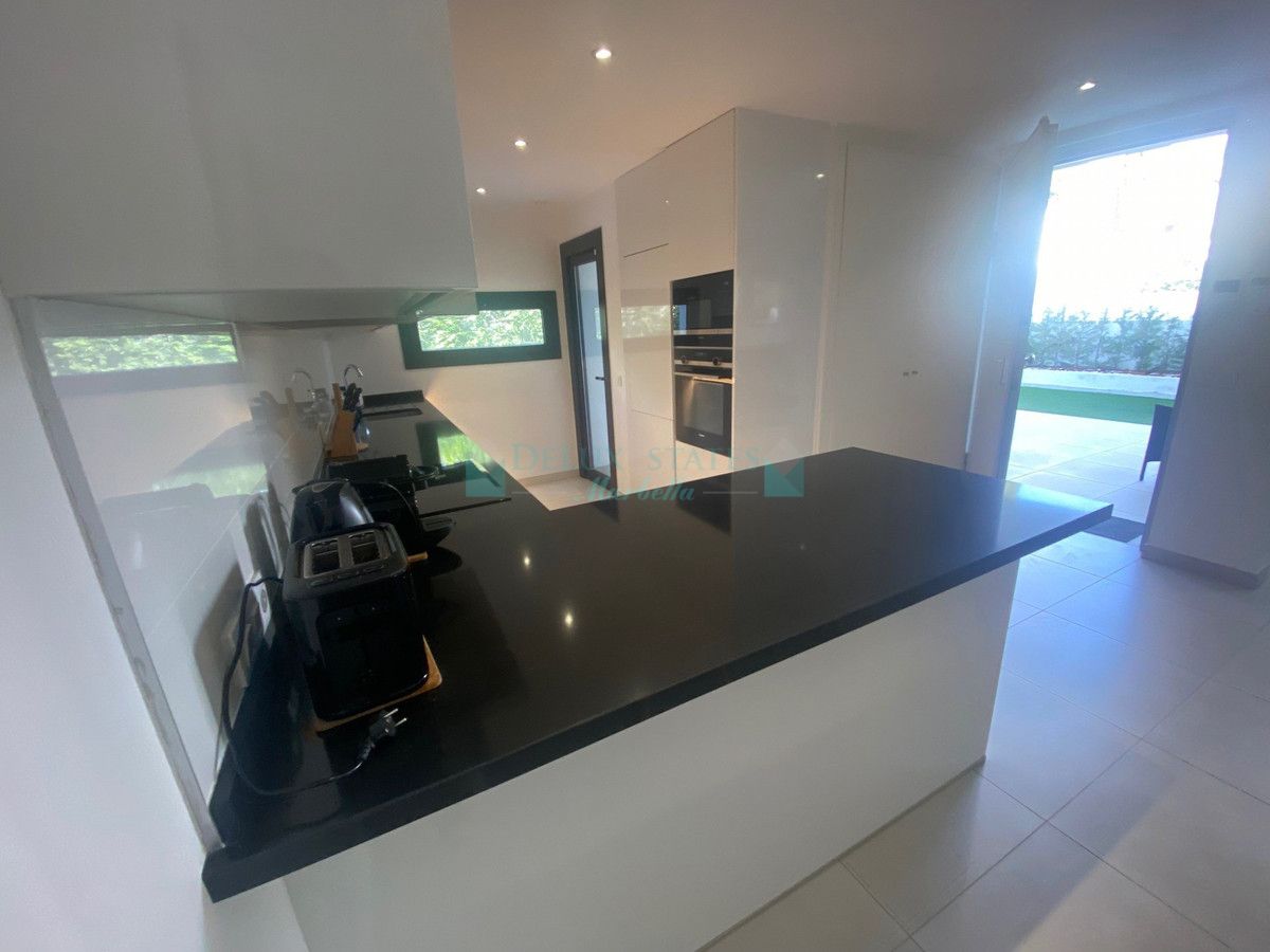 Town House for sale in Estepona