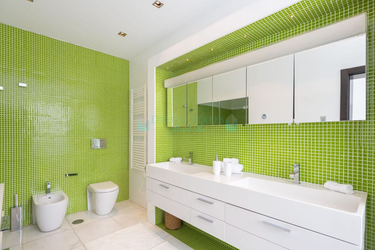 Villa en venta en Nueva Andalucia