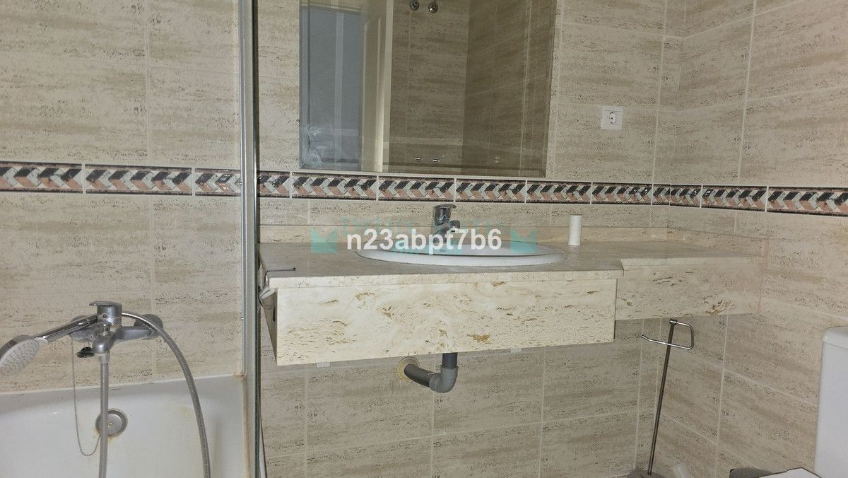 Ground Floor Apartment for sale in Nueva Andalucia