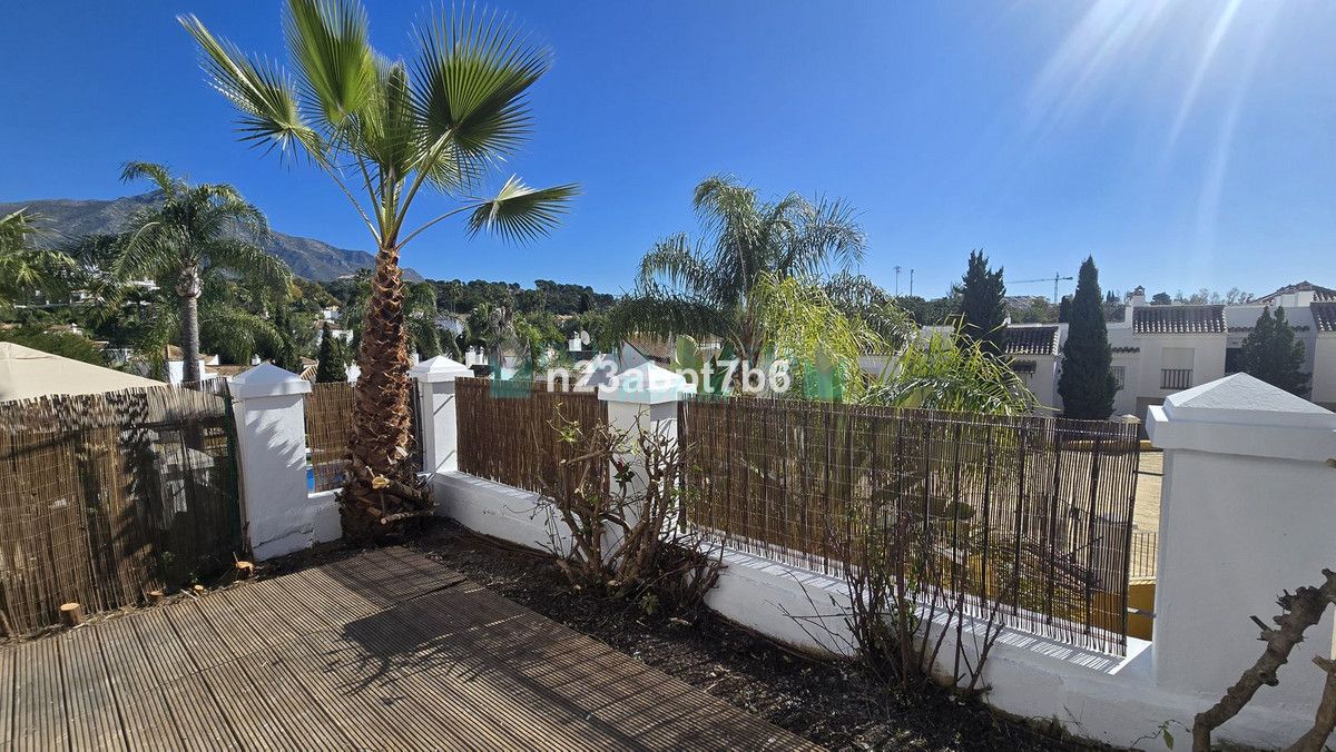 Ground Floor Apartment for sale in Nueva Andalucia