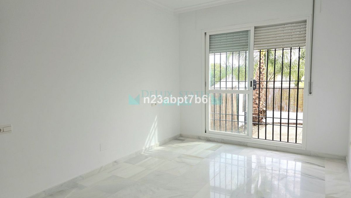 Ground Floor Apartment for sale in Nueva Andalucia