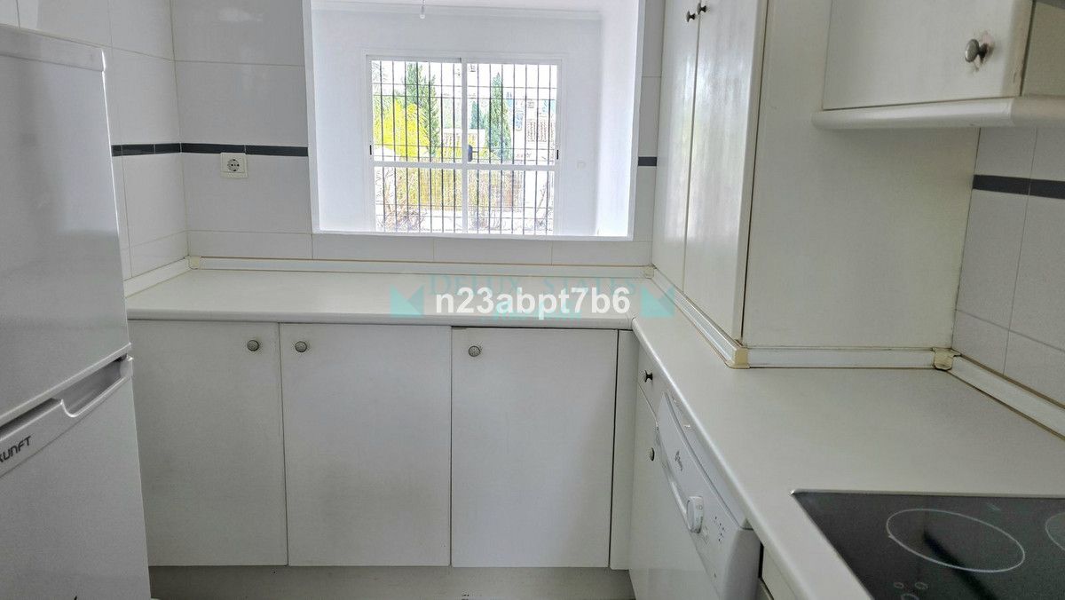 Ground Floor Apartment for sale in Nueva Andalucia