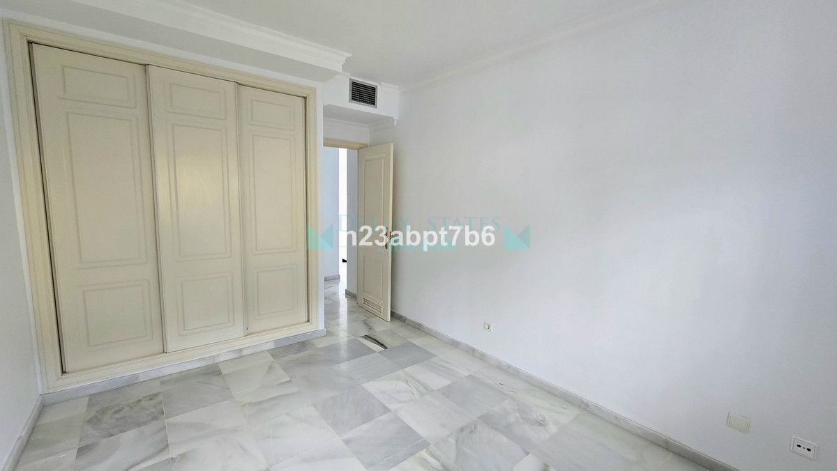 Ground Floor Apartment for sale in Nueva Andalucia