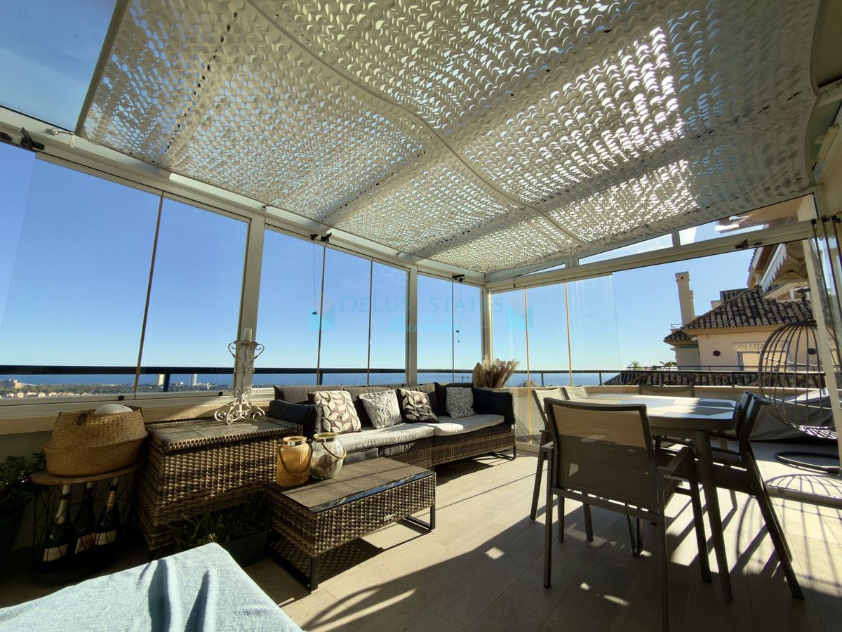 Penthouse for sale in Elviria, Marbella East