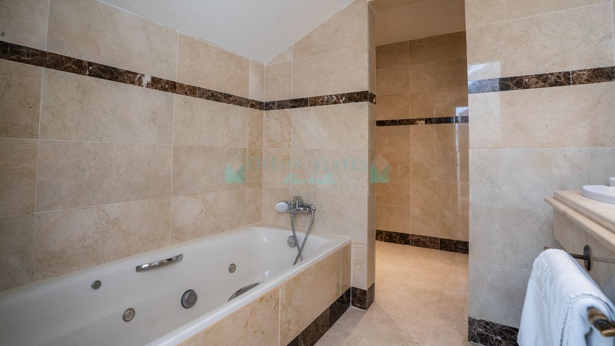 Penthouse for sale in Marbella - Puerto Banus