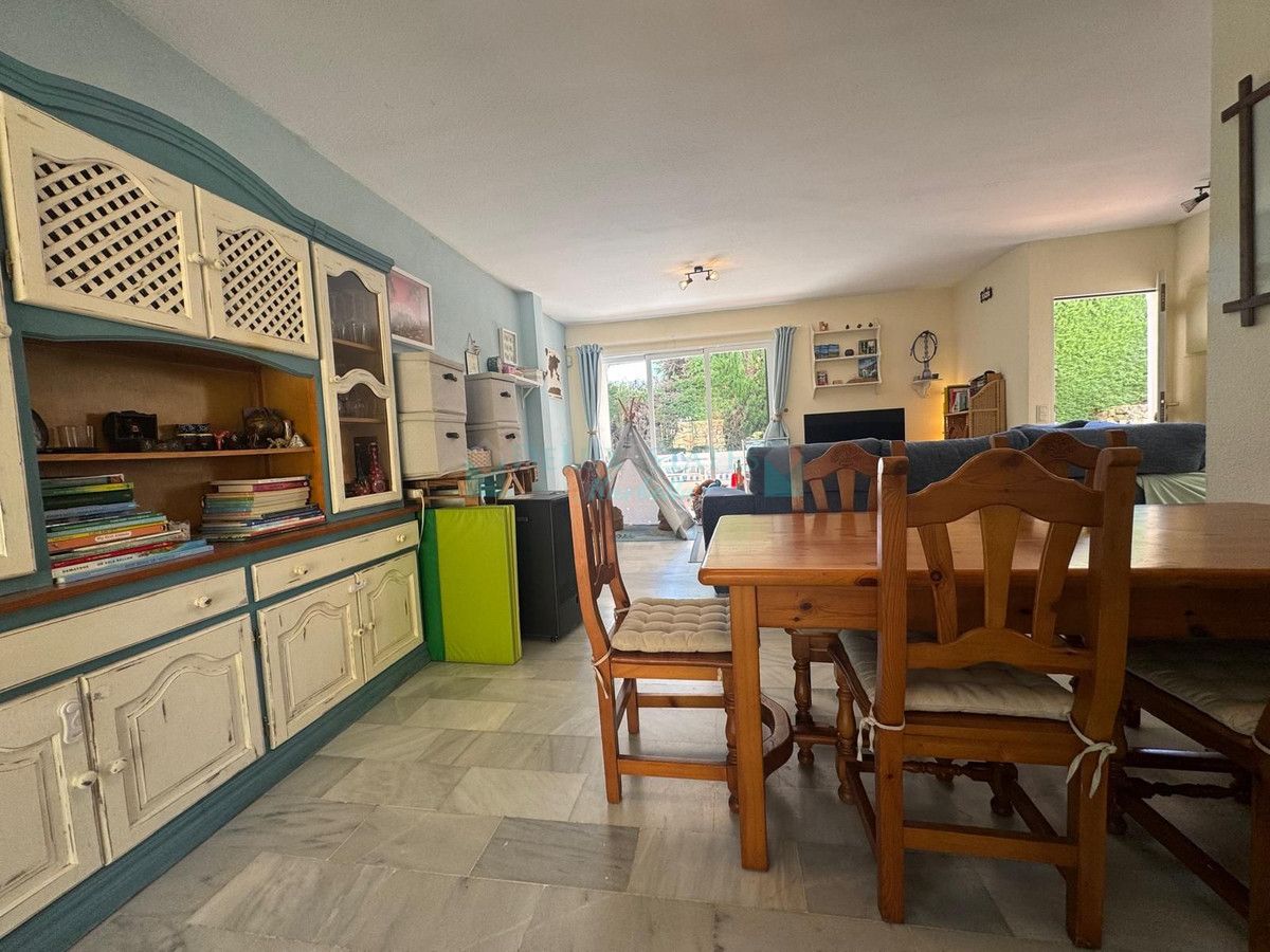 Town House for sale in Atalaya, Estepona