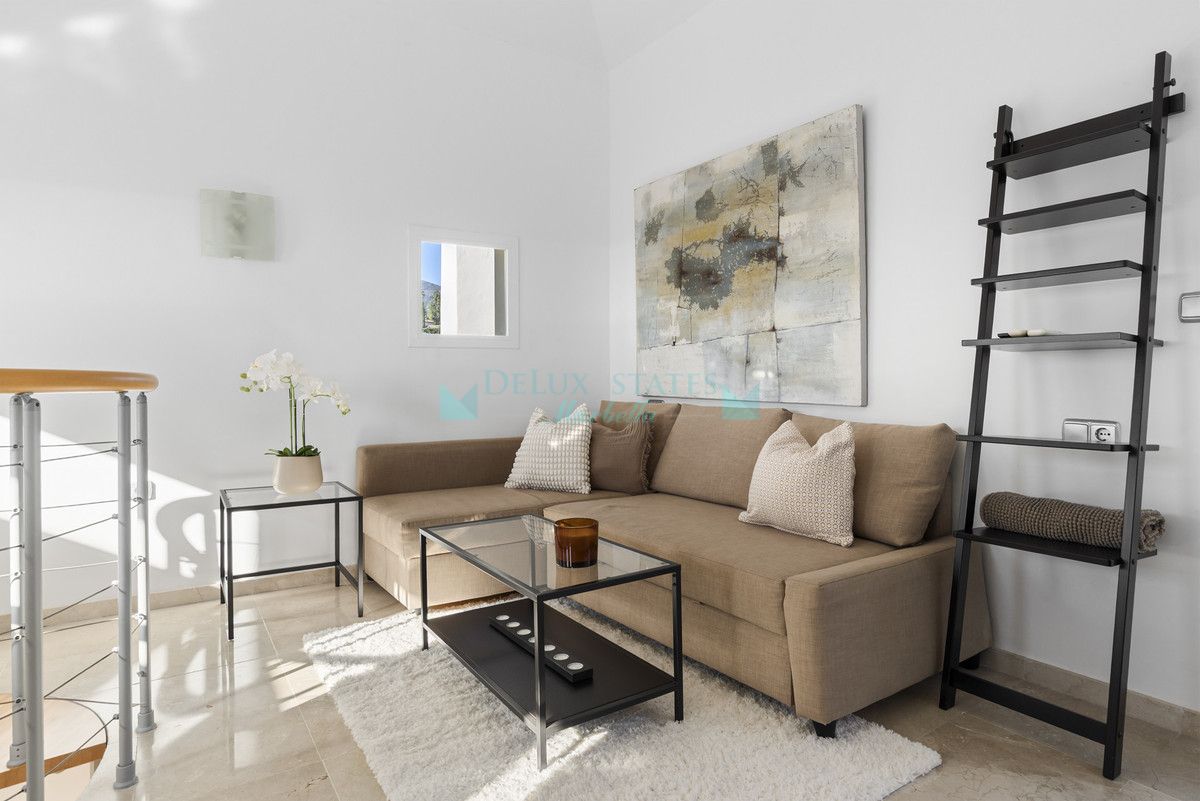 Apartment for rent in Los Arqueros, Benahavis