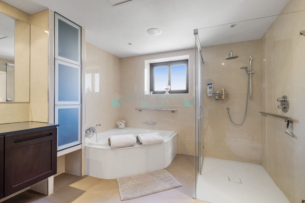 Villa for rent in Nueva Andalucia