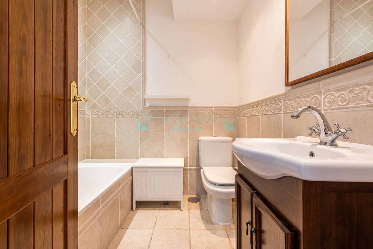 Penthouse for sale in Benahavis