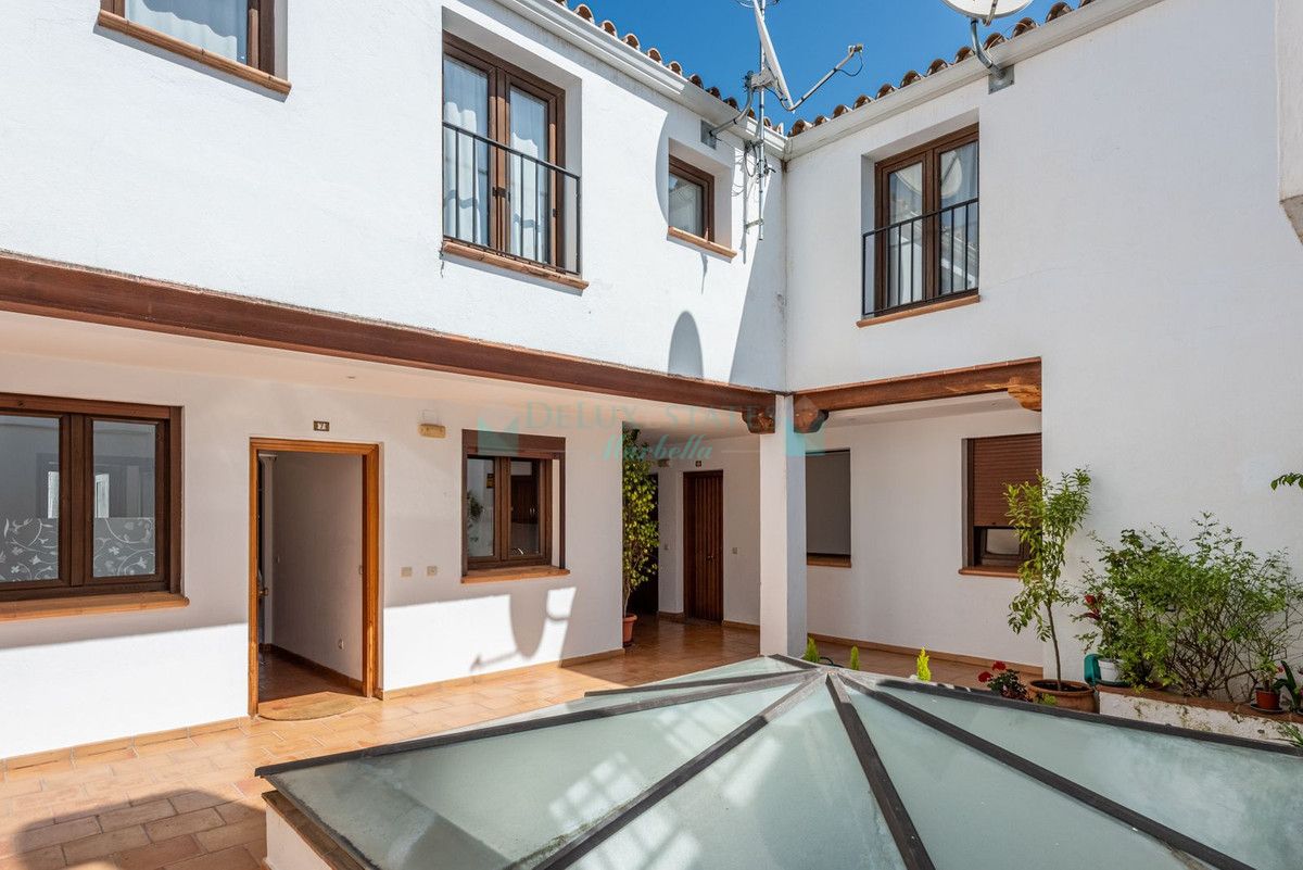 Penthouse for sale in Benahavis